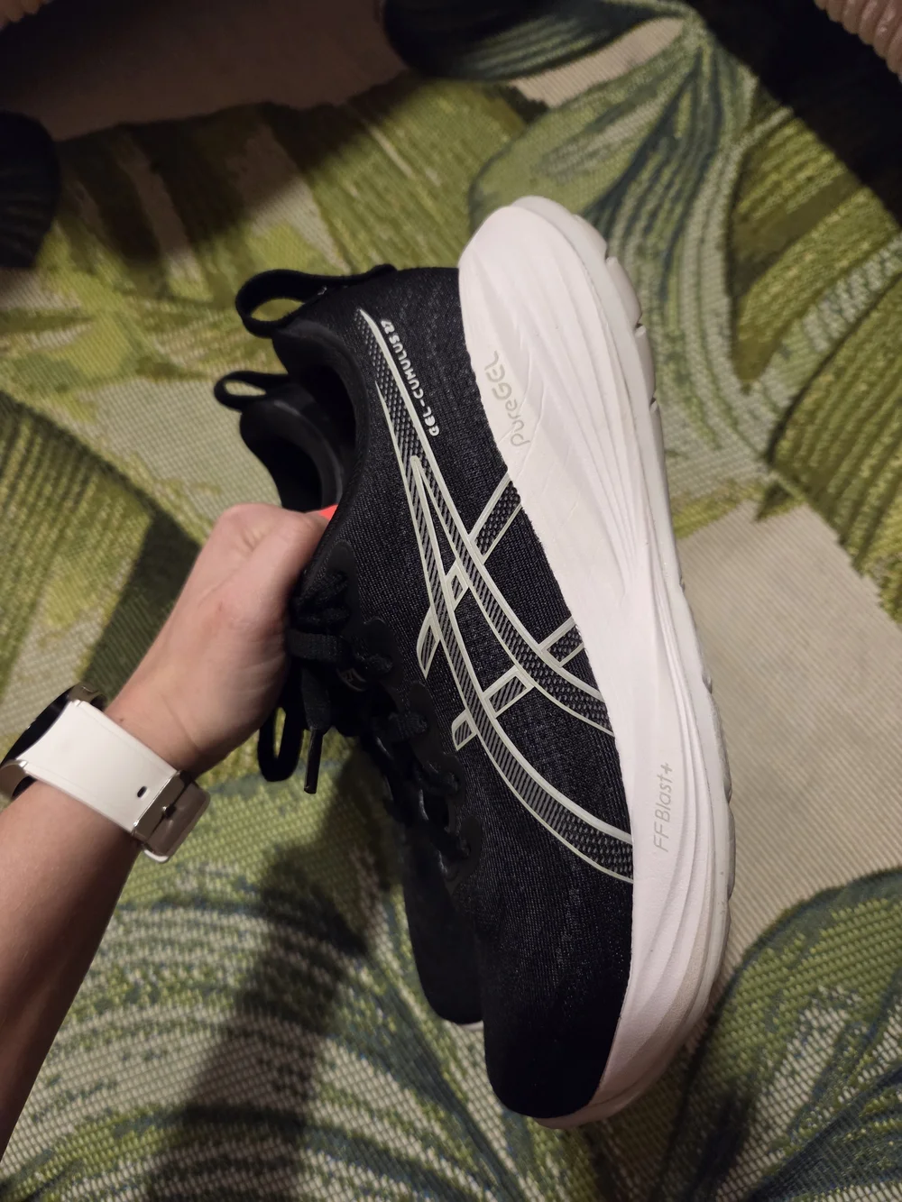 ASICS Women's Cumulus 27 Running Shoe - Black/White - Size 6.5